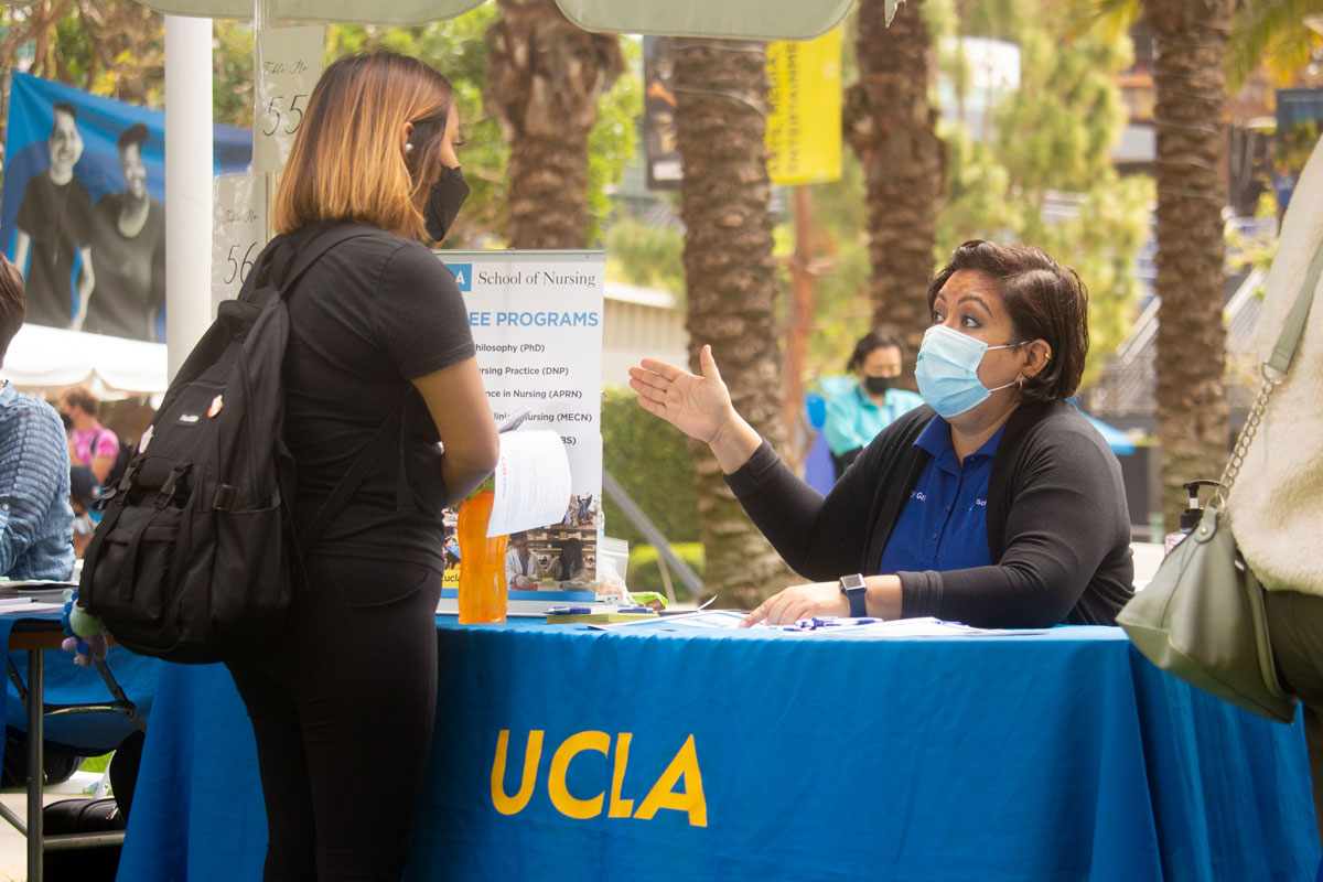 SMC student at college fair